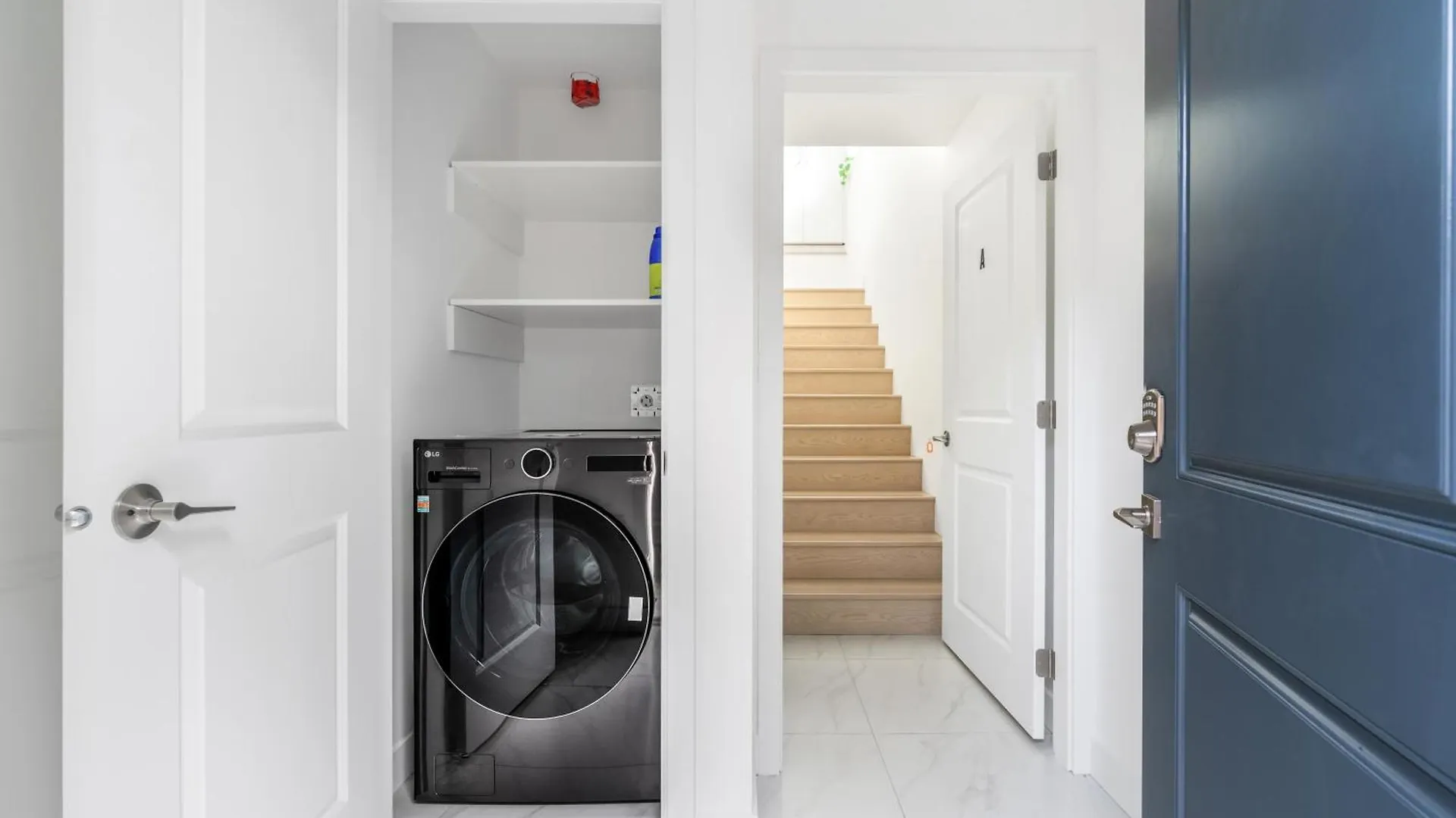 Charming 2-Bd Retreat In The Heart Of Vancouver